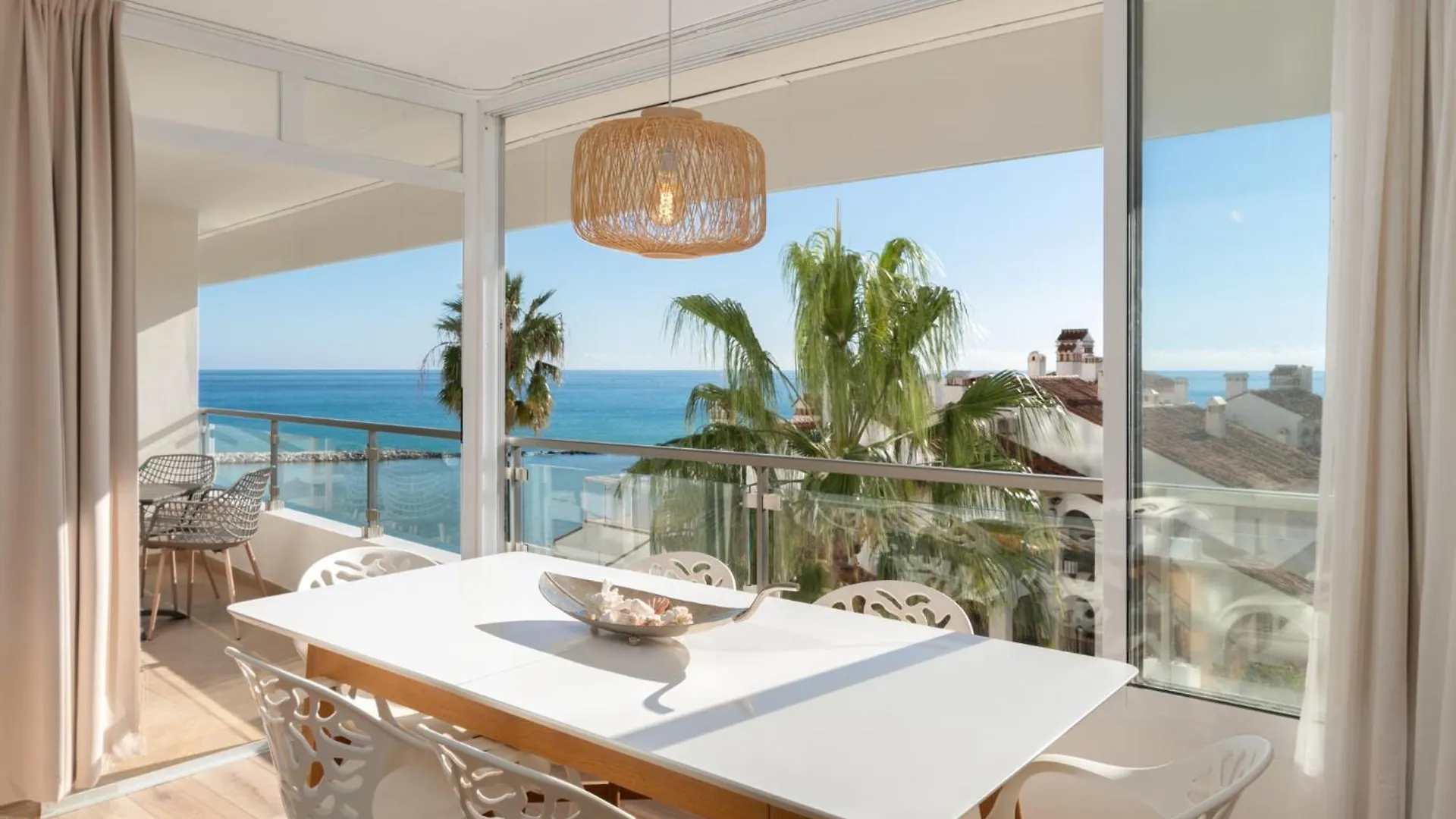 Luxury Frontline Beach Apartment With Sea View Benalmadena
