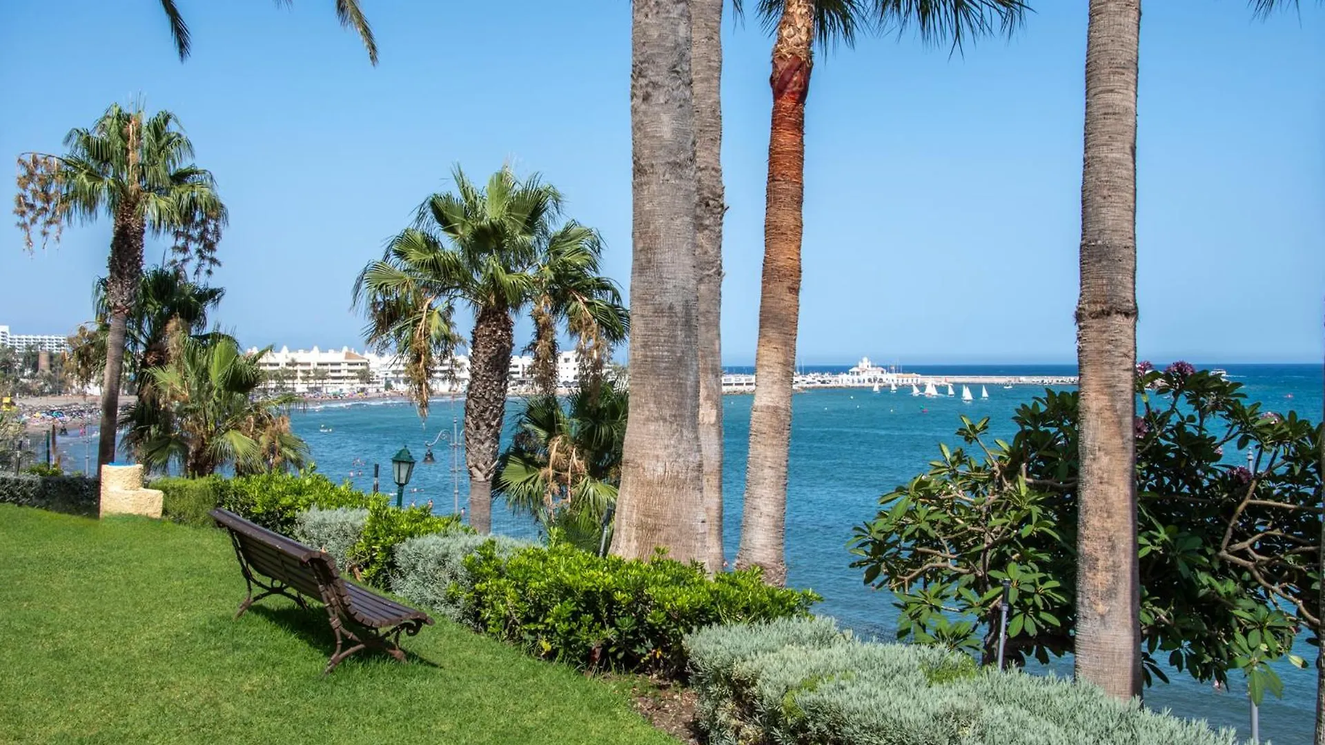 Luxury Frontline Beach Apartment With Sea View Benalmadena